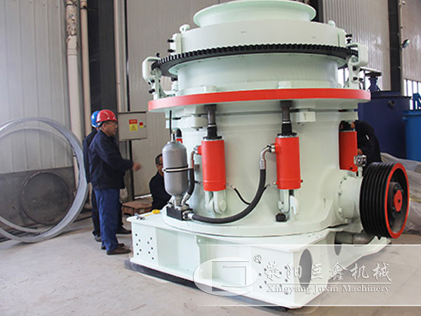 圆锥式破碎机生产车间