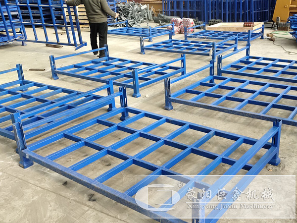堆垛式货架底座