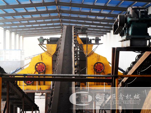 煤矸式破碎机粉碎煤矸石现场